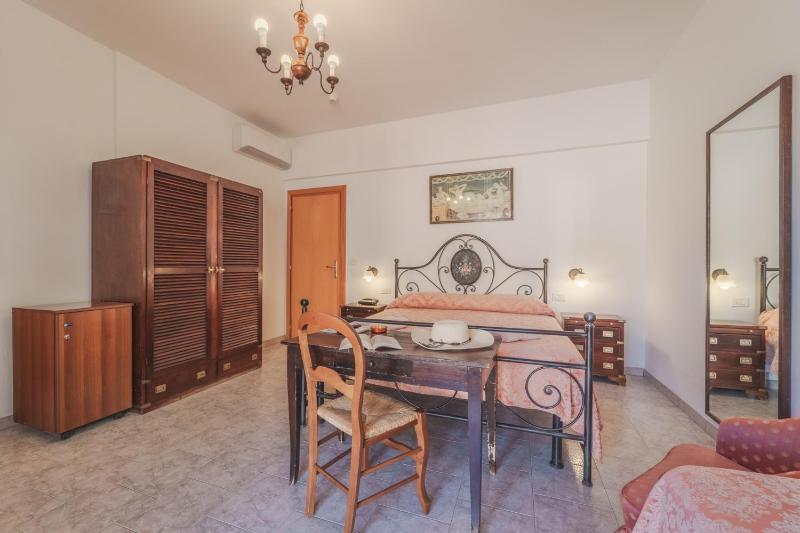 Quadruple Room with Sea View image 3