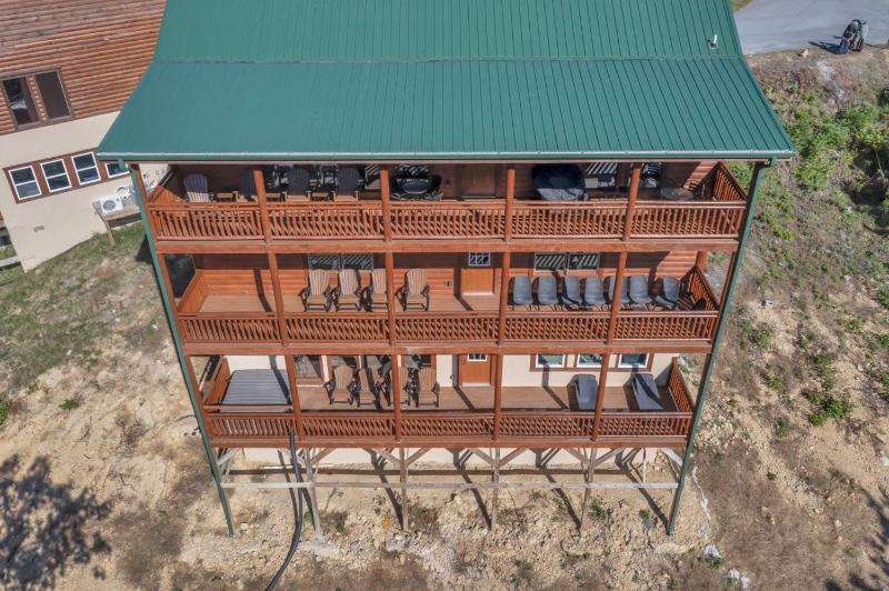 Splash of Gatlinburg cabin - image 7