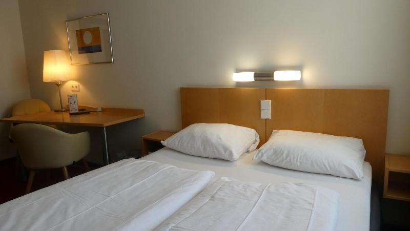 Double Room image 4