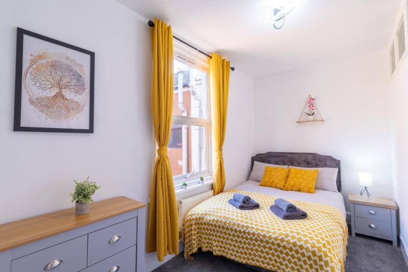 Open Mind Property - Cosy Home - 7 Beds & Parking - image 31