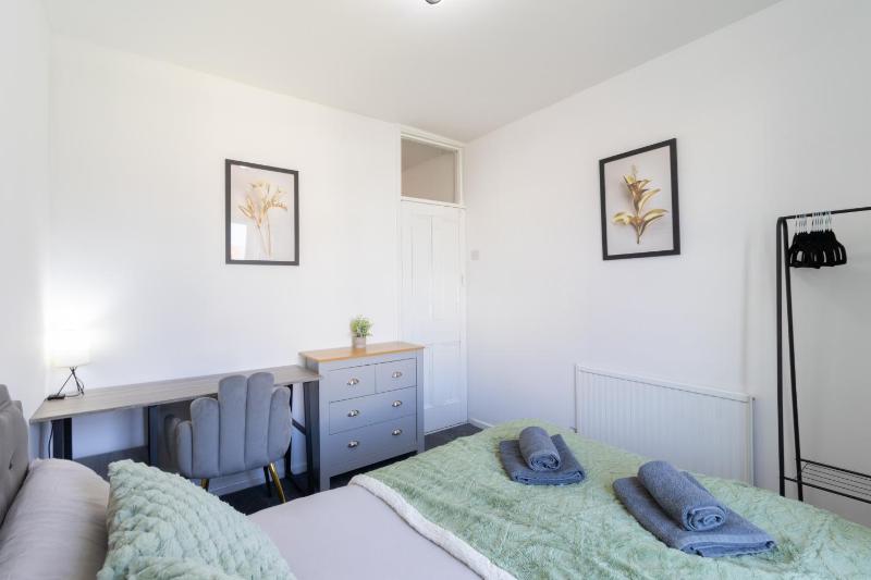 Open Mind Property - Cosy Home - 7 Beds & Parking - image 29