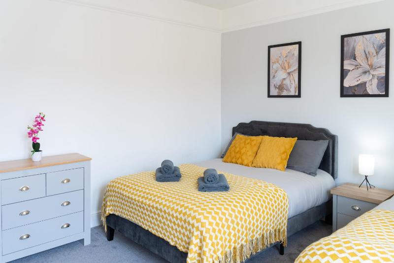 Open Mind Property - Cosy Home - 7 Beds & Parking - image 16