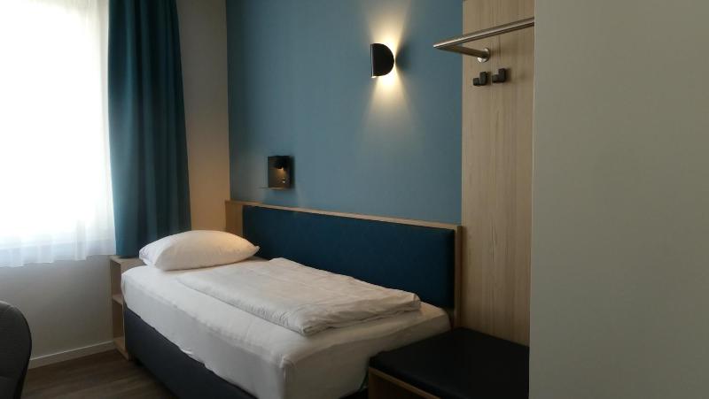 Single Room image 1