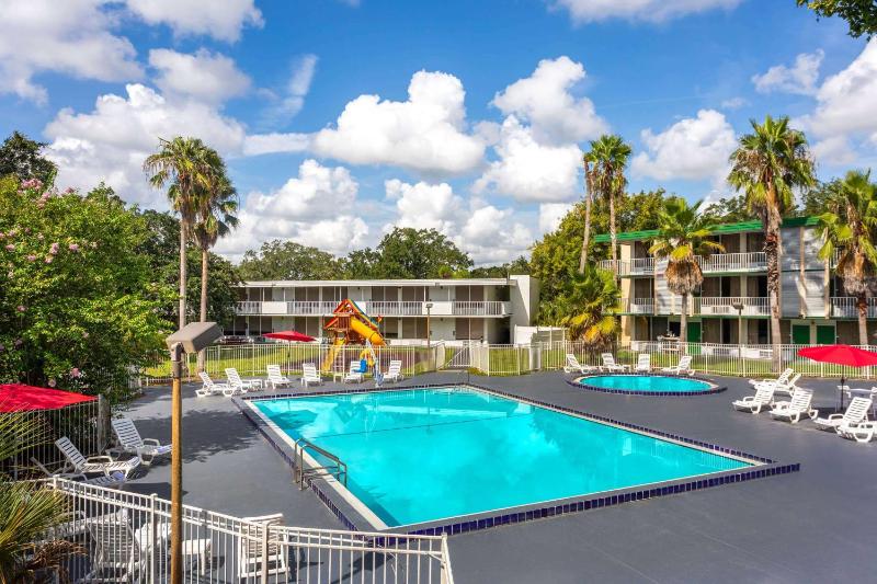 Baymont by Wyndham Orlando Lake Buena Vista South - image 26