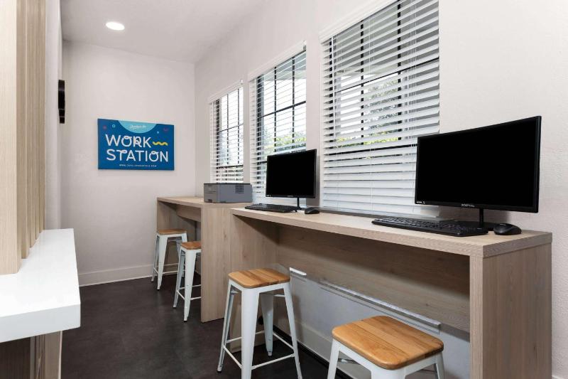 Baymont by Wyndham Orlando Lake Buena Vista South - image 8