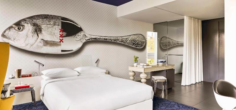 King Room with Garden View image 4