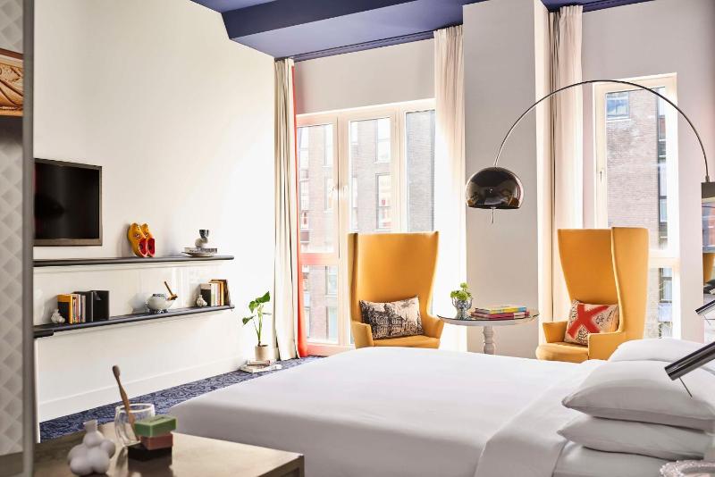 Deluxe King Room with Garden View image 1