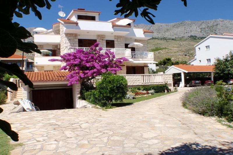 Apartments Jure with Sea View - image 1