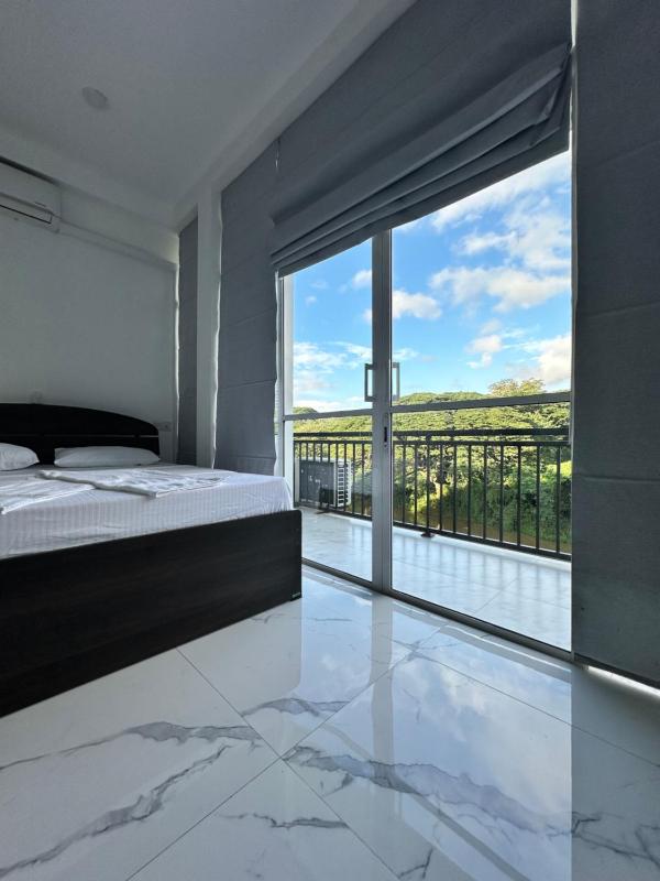 Varsity Villa - image 10