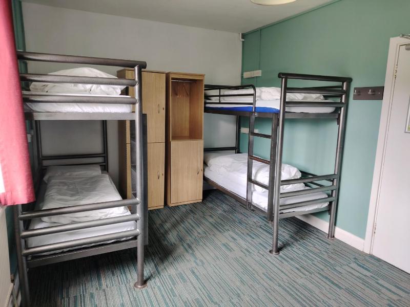 Quadruple Room with Shared Bathroom image 2