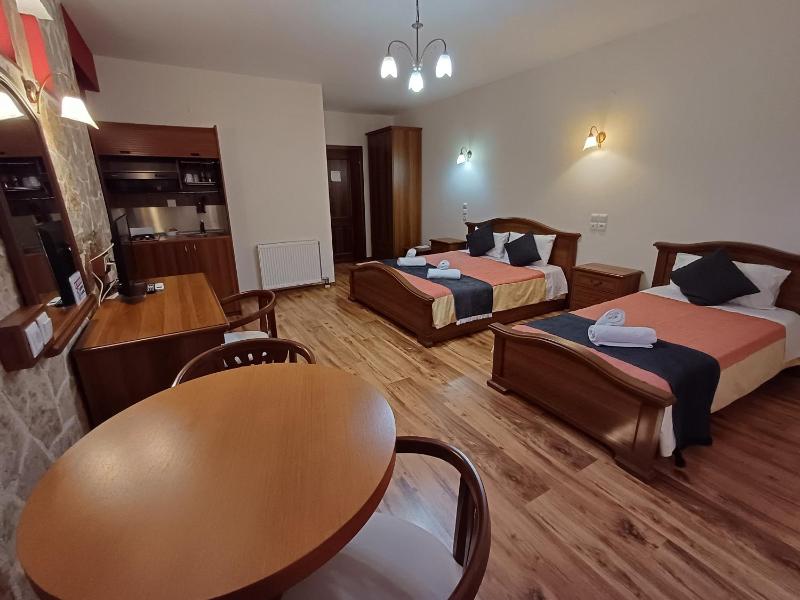 Superior Triple Room with Balcony and Lake View image 1