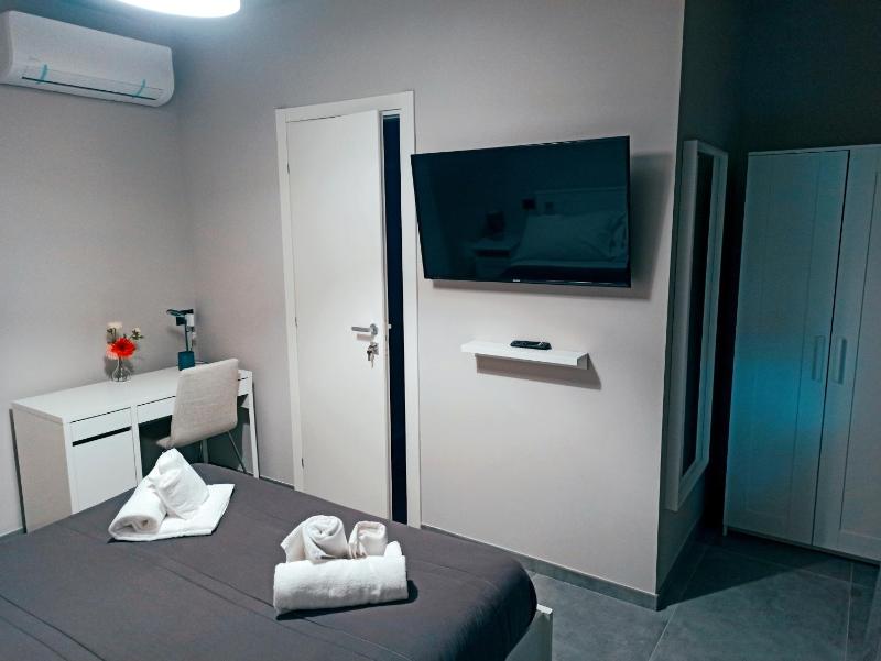 Double Room with Private Bathroom image 4