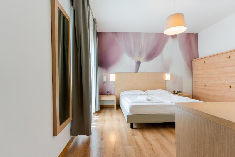 Quadruple Room with Balcony image 1