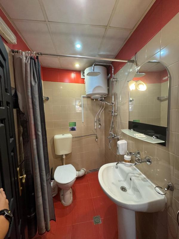 Double Room image 4