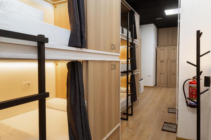Hostal Siesta & Go Nuevos Ministerios - image 8