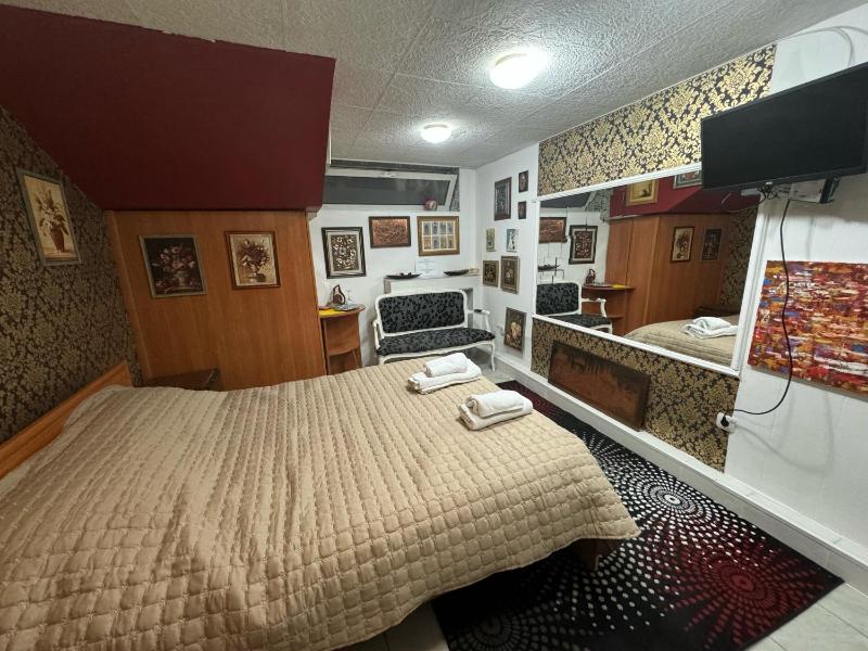 Economy Double Room on Ground Floor image 1