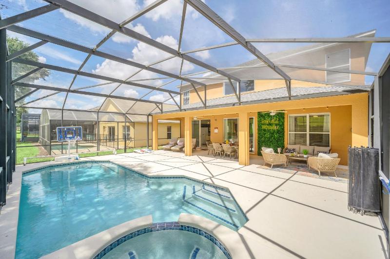 Family Villa with Private Pool Game Room & Themed Rooms - image 18