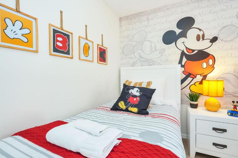 Family Villa with Private Pool Game Room & Themed Rooms - image 2