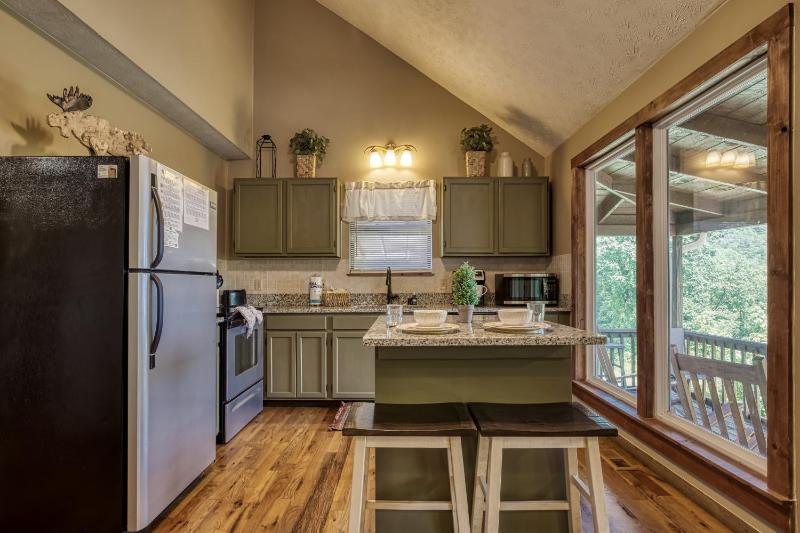 Breathtaking View Hot Tub Free Tickets Fire Pit WIFI!!! - image 16
