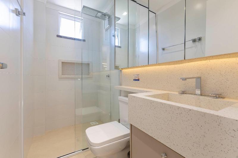 Apartamento aconchegante para famílias no centro da Praia de Bombinhas - image 4