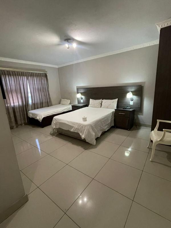 Signature Hotel - image 10