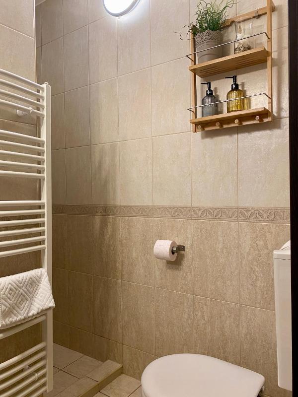 Double or Twin Room image 4