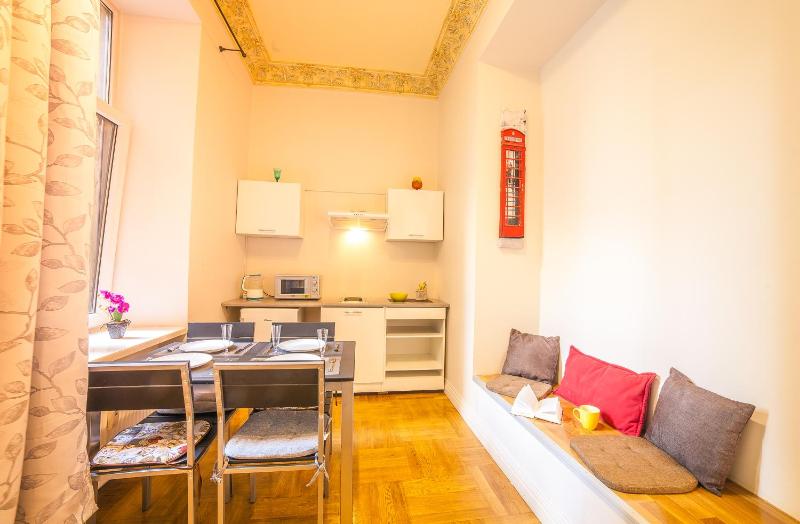 Dzirnavu City Center Apartment - image 9