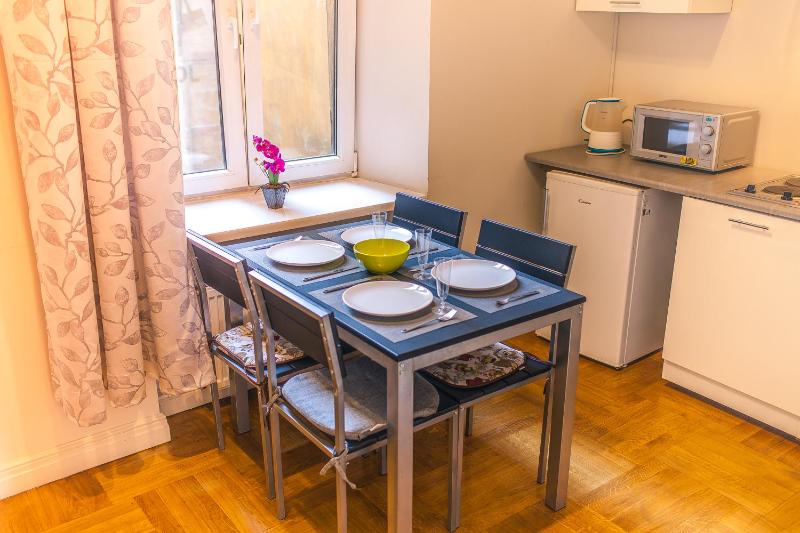Dzirnavu City Center Apartment - image 11