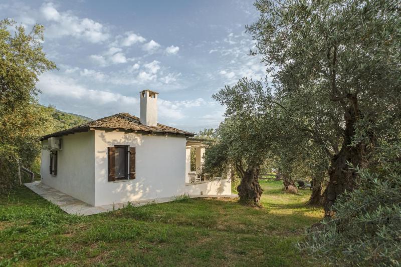 One-Bedroom House image 1