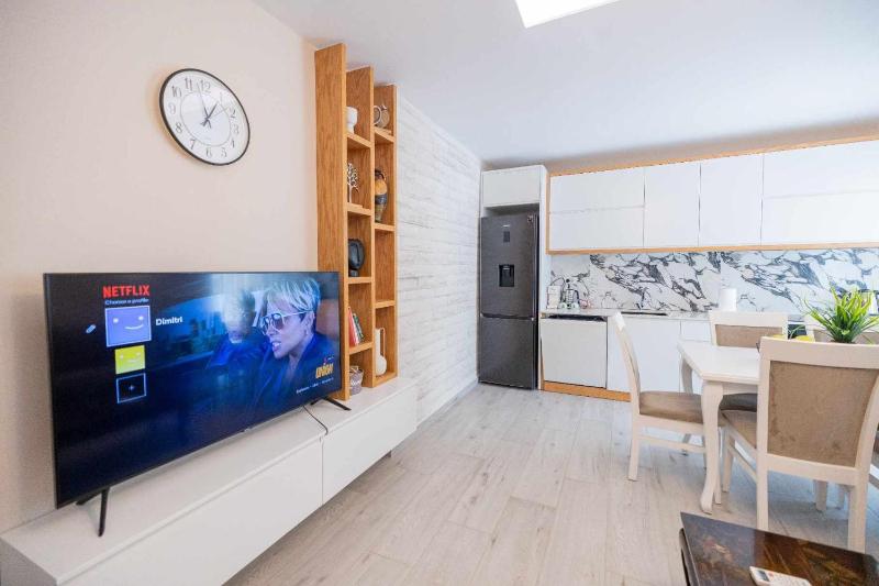 Zoto Luxury Apartment - image 5
