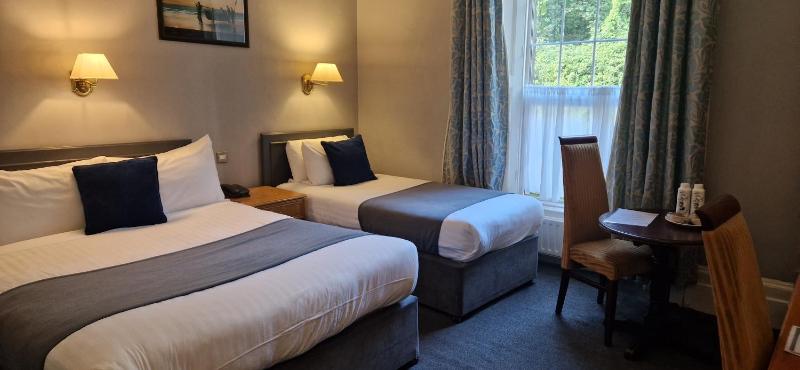 Double or Twin Room - Non Sea View image 3
