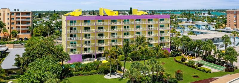 One-Bedroom Apartment with Private Balcony Ocean View image 4