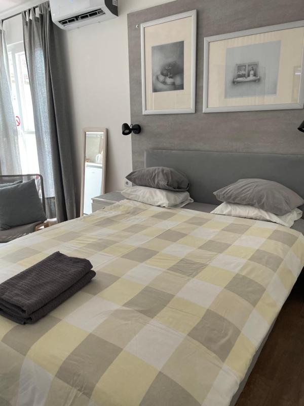 Slavija Square Apartments - image 7