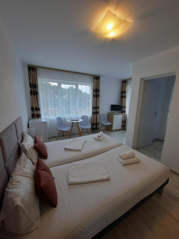 Suite (2 rooms), level 2 - balcony, Citadel view image 4