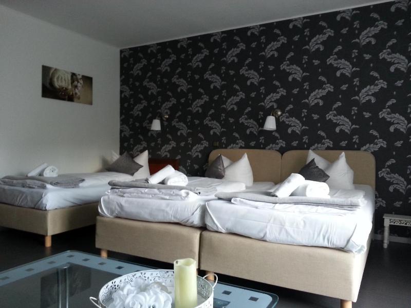 Triple Room with Terrace image 4