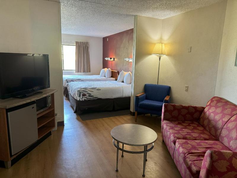 Deluxe Double Room with Extra Bed image 2