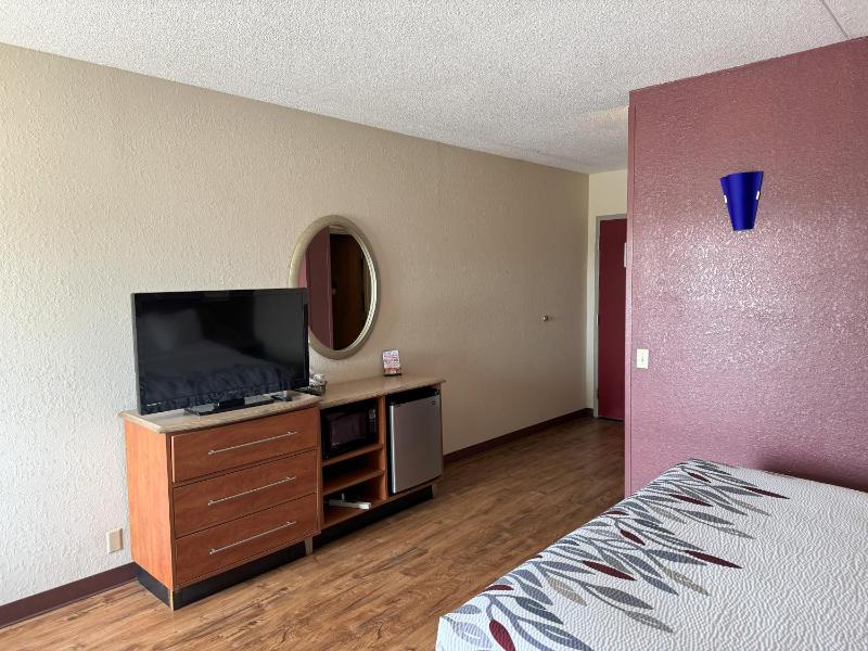 Deluxe King Suite image 1