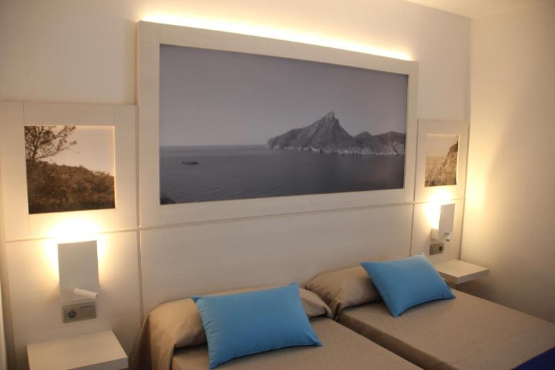 Apartment with Pool View  image 3