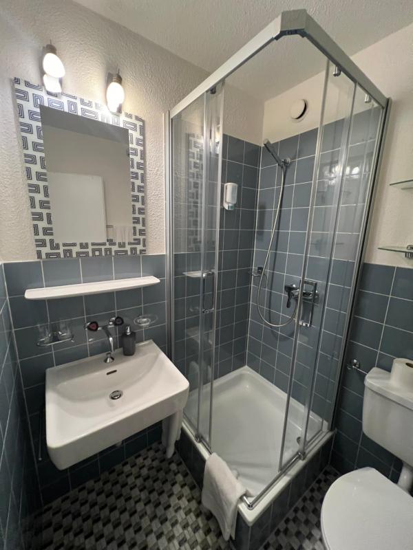 Double or Twin Room image 2