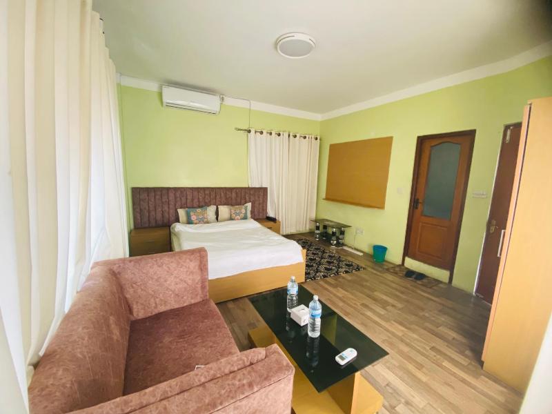 Deluxe Family Room image 1