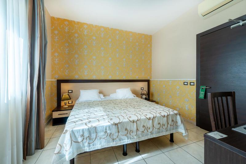 Standard Double Room with Fan image 4