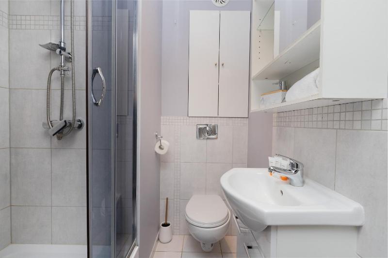 Apartment Dworska Close to the Beach by Noclegi Renters - image 13