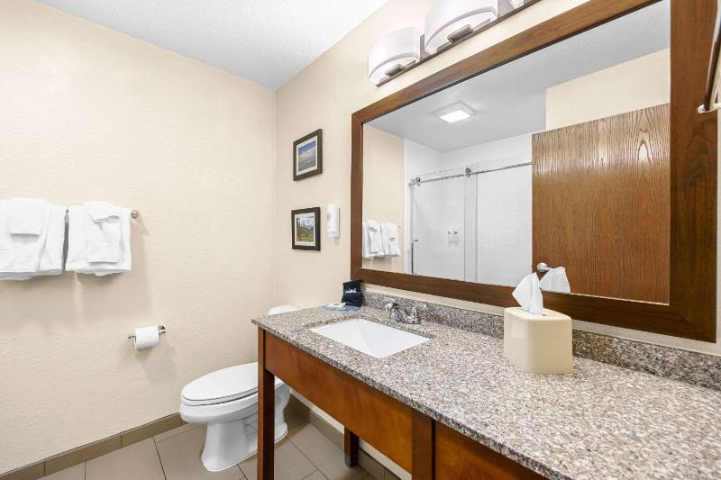King Suite - Non-Smoking image 2