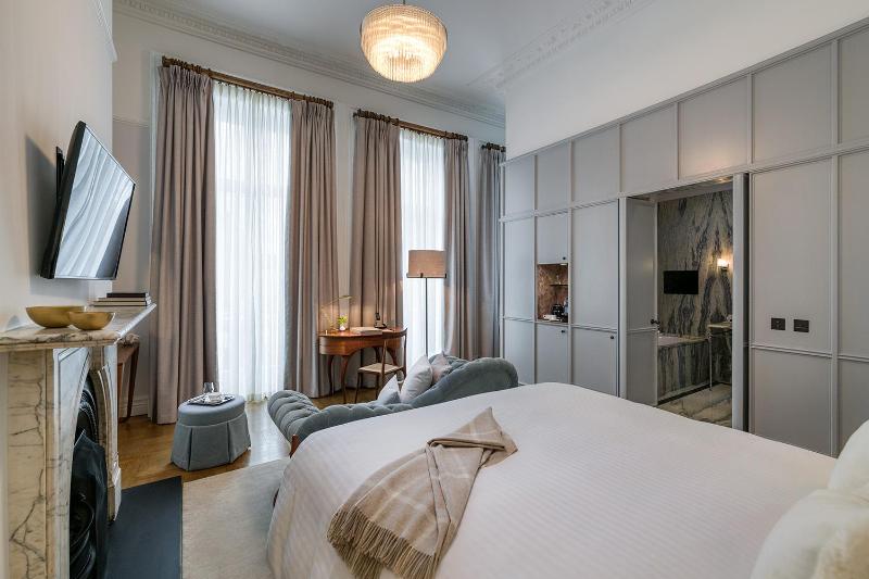 Executive King Room image 4
