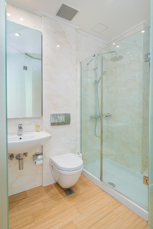 Chic Hotel - image 13