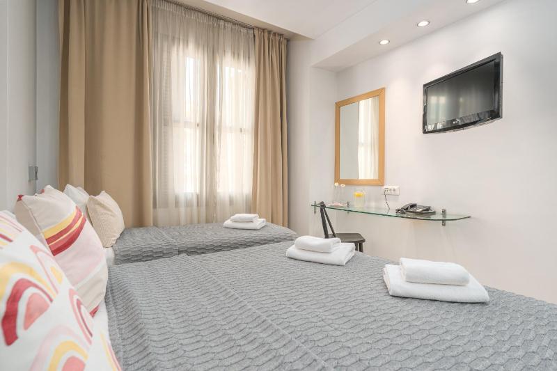 Chic Hotel - image 10