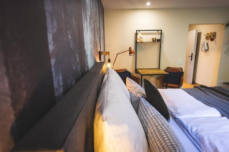Double Room with Balcony (2 Adults + 1 Child) image 3