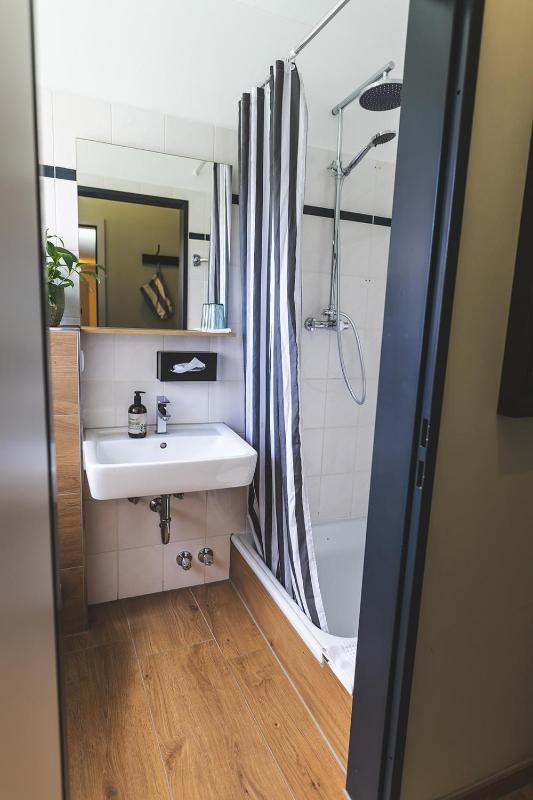 Single Room image 4