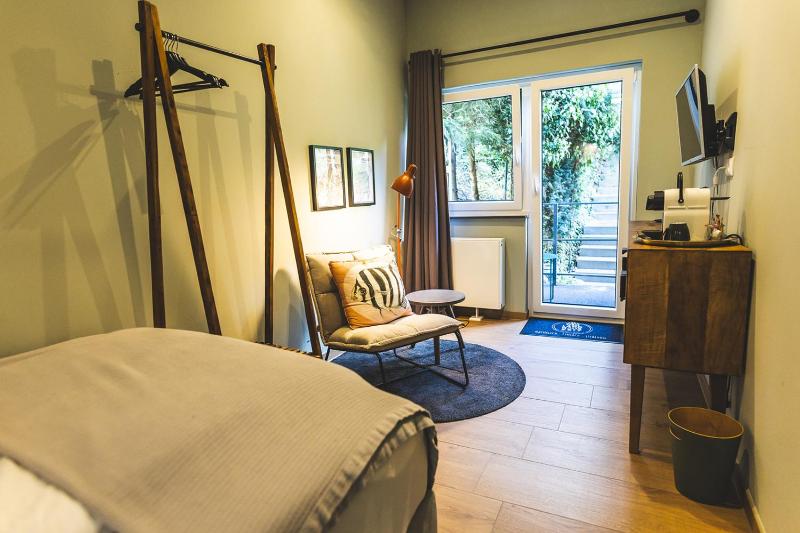 Single Room image 3