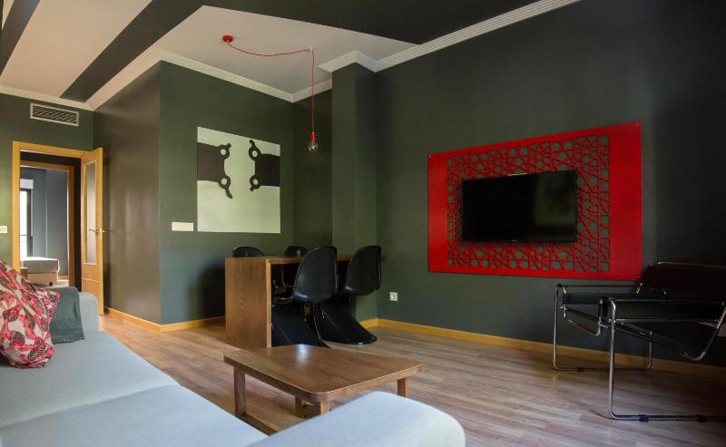 One-Bedroom Apartment image 2